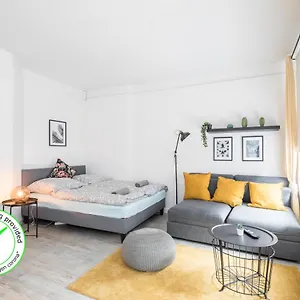 Apartment Spacious With 2 Bedrooms, Hamburg